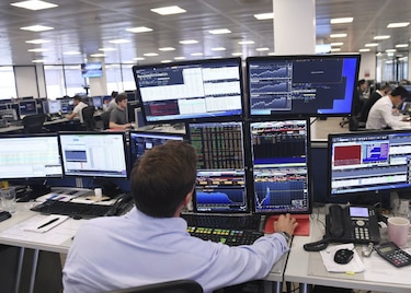 Mercados mundiales se recuperan tras bajada de intereses de China