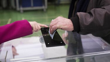 Francia: Manuel Valls y Benoît Hamon disputarán segunda vuelta de primarias socialistas