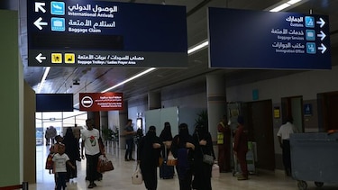 Arabia Saudita intercepta cinco drones de rebeldes yemenitas en ataque contra aeropuerto