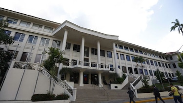 Ejecutivo reactiva la carrera por la Corte