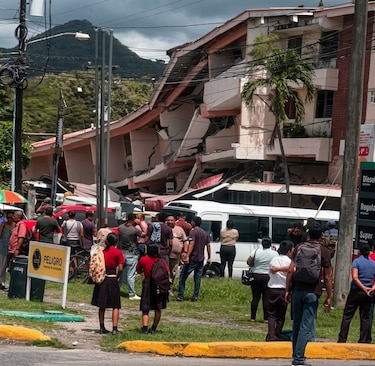 Decretan estado de emergencia tras el terremoto de 7.5