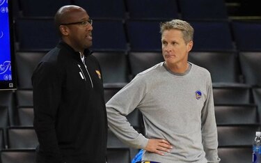 Steve Kerr está mejorando, pero sigue en duda su regreso al banquillo de los Warriors