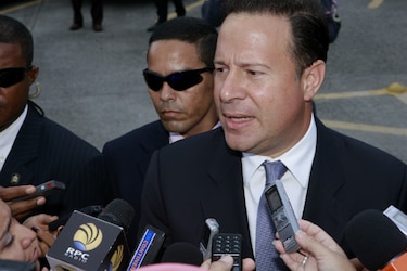 Juan Carlos Varela pide que se revise la Ley 74