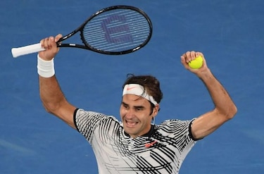 Federer supera la primera ronda en Dubái