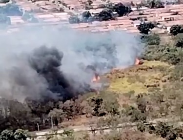 Reportan incendio de herbazal en la salida del corredor norte en Villa Lucre