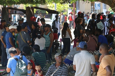 Denuncian trato inhumano al interior de una estación migratoria en el sur de México