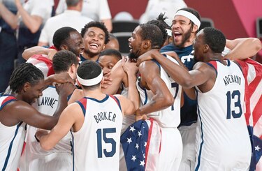 EE. UU. gana cuarto oro en baloncesto