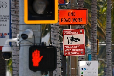 Salí a buscar las cámaras de vigilancia de mi barrio en Nueva York y encontré muchas más de las que esperaba