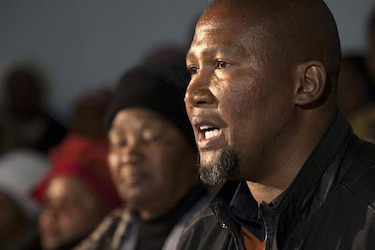 Los restos de los hijos de Mandela serán sometidos a una autopsia