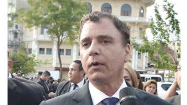 Contraloría promete investigar; ministro de Salud sigue sin responder