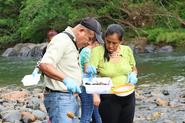 Comunidades cercanas a la mina se unen para monitorear sus ríos con “Guardianes del Agua y la Biodiversidad”