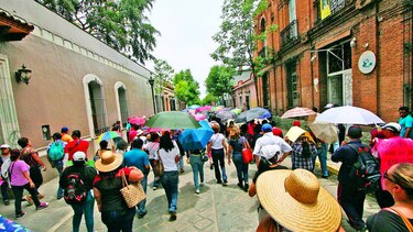 Marchan miles de maestros