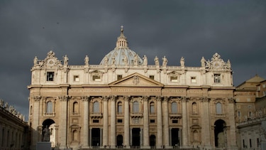 Vaticano condena a un cura a 5 años de prisión por conservar material porno infantil