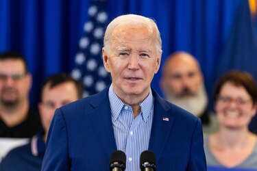 Biden condena la violencia en las protestas universitarias contra la guerra en Gaza
