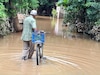 ‘¡Viene el río!’: Familias en Los Santos se salvan por alerta vecinal ante desbordamiento