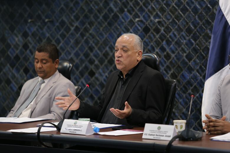 Comisión de Gobierno: RM, PRD y CD frenan proyectos anticorrupción del Ministerio Público