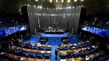 Congreso de Brasil aprueba congelar los gastos públicos por 20 años