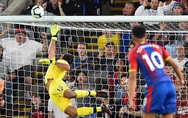 Klopp alaba al portero Alisson; Karius está cerca de dejar el Liverpool