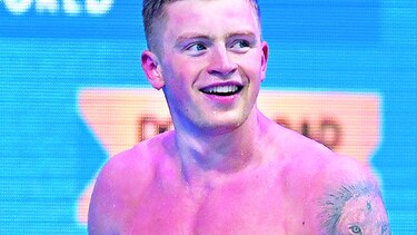 Caen tres récords en mundial de natación