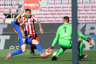Atlético de Madrid empata 0-0 con el Barcelona y sigue líder