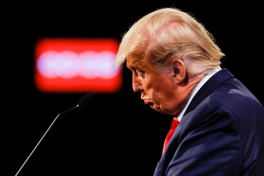 Juez ordena a Trump pagar casi 400 mil dólares a ‘The New York Times’ y a tres periodistas