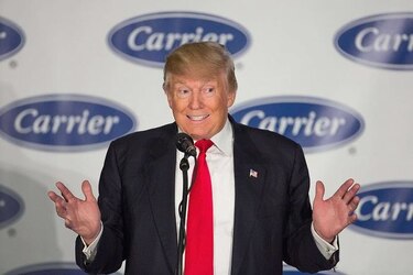 Trump amenaza con 'consecuencias' a empresas que abandonen EU por costos