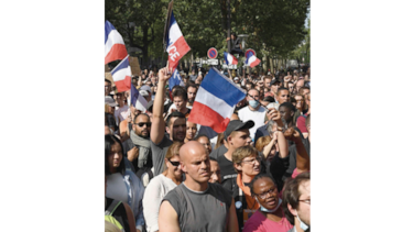 Franceses denuncian una ‘dictadura sanitaria’