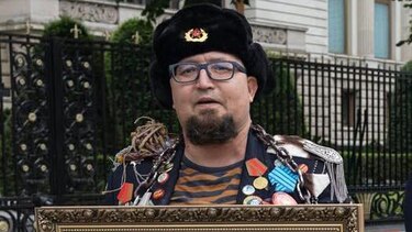 El artista ruso crítico de Putin que fue asesinado a tiros en Polonia