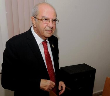 Rector de la Universidad de Panamá fue sometido a cirugía de corazón abierto
