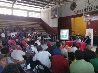 Blandón se reúne con buhoneros de la Plaza 5 de Mayo y la peatonal