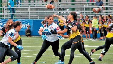 Kolts y Raiders, con paso arrollador