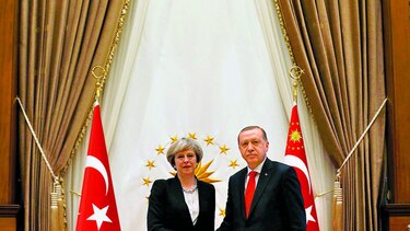 Theresa May se reúne con Erdogan en Ankara