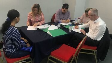 Ifarhu inicia entrevistas personales para cursos en el idioma inglés
