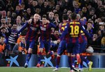 Barcelona vence al Real Madrid y se aleja en la liga
