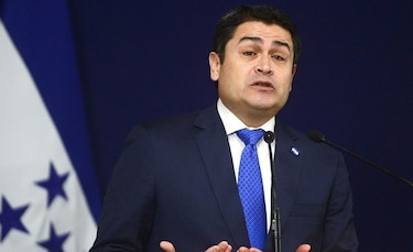 Presidente hondureño pide investigar si jefes policiales mataron zar antidrogas
