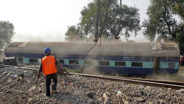 Muertos por accidente ferroviario en India suben a 142