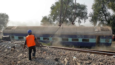 Muertos por accidente ferroviario en India suben a 142