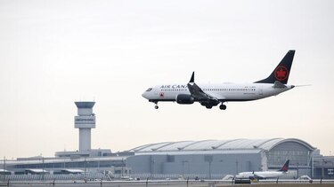 Boeing está 'finalizando' correctivo del sistema de estabilización MCAS del 737 MAX