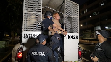 Tras protestas afuera de la Senniaf retienen a tres personas; fueron enviados a una Casa de Justicia