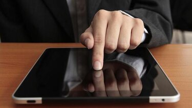 Controlarán uso de inodoros con dispositivos móviles