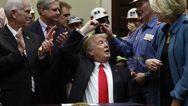 Trump asume el modo campaña en Florida para reconectar con sus bases