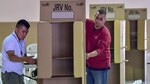 Salvadoreños acuden a las urnas para elegir nuevo presidente