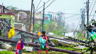 Posponen elecciones municipales en Cuba