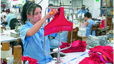 Producción industrial de Colombia subió 4%