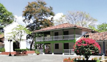 Cultura bajo el cerro
