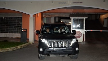 Magistrado juez y forenses acudieron al hospital para conocer el estado de Martinelli