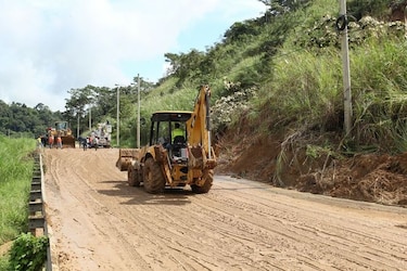 Vía Centenario, sentido Arraiján-Panamá, continúa cerrada; lloverá hasta las 4:00 p.m
