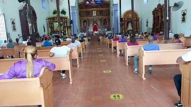 Con restricciones por la pandemia se celebra festividad del Cristo Negro de Portobelo 