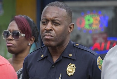 Nombran a afroestadounidense jefe de la policía en Ferguson