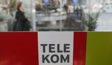 Telekom Austria reduce costos para desacelerar declive en ganancias